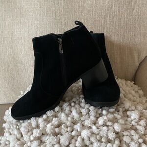 Easy Spirit Segazer Suede Ankle Boots